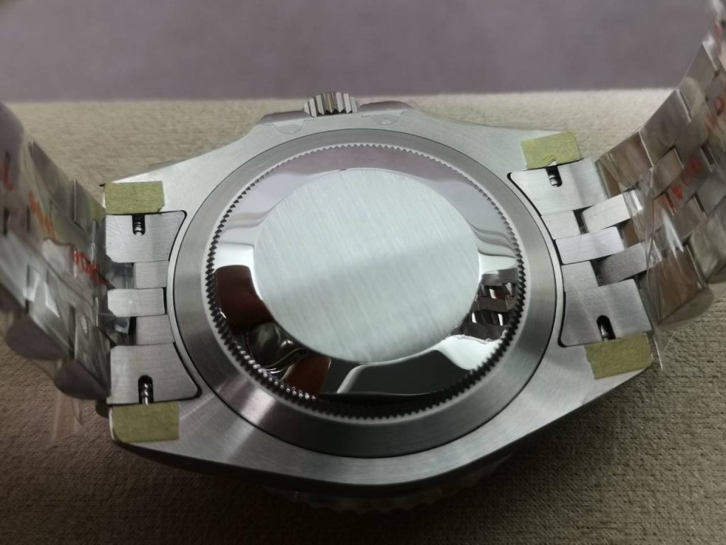 【龙腾腕表】哪里能买到C厂复刻表?C厂购买渠道的真假套路 【龙腾腕表】哪里能买到C厂复刻表?C厂购买渠道的真假套路